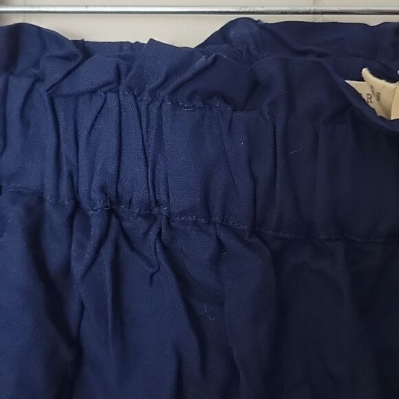 Elastic waist thin cover up shorts - Picture 2 of 4